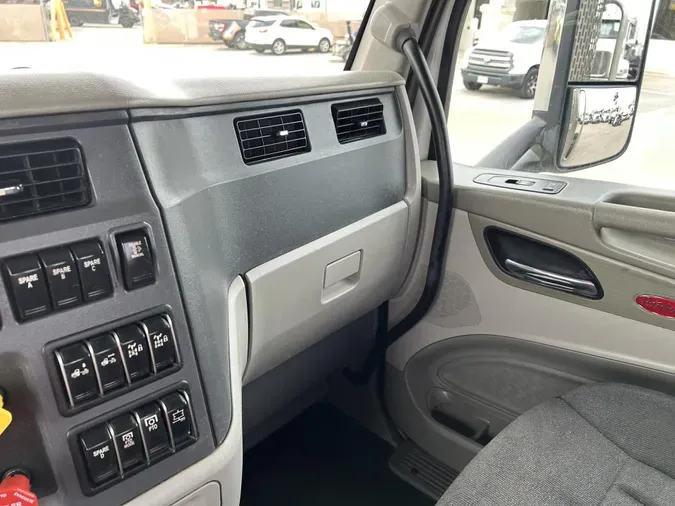 2020 Peterbilt 567