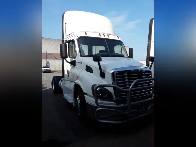 2018 FREIGHTLINER CASCADIA 113
