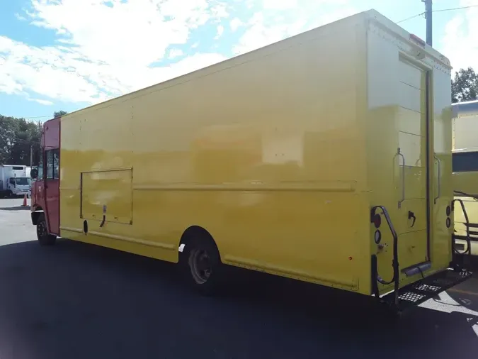 2017 FRTLR CUSTOM CHASSIS CORP MT-55 WALK-IN