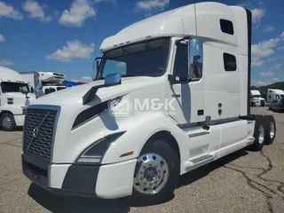 2020 VOLVO VNL760