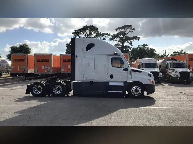 2022 Freightliner Cascadia 126