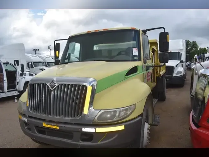 2004 INTERNATIONAL DURASTAR 4300