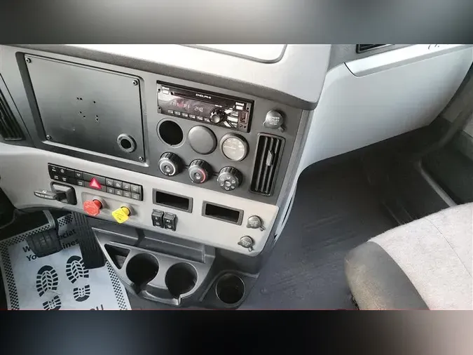 2020 FREIGHTLINER CA116