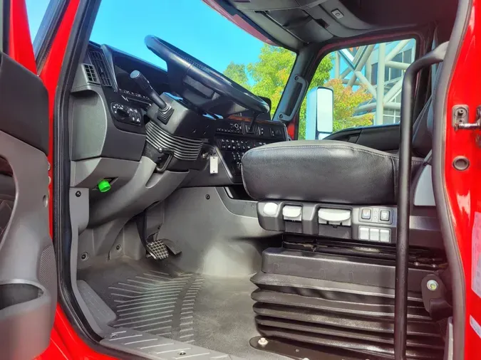 2023 International LT625