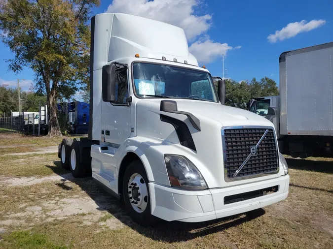 2017 VOLVO VNL64TRACTOR