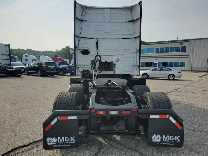 2022 VOLVO VNL64T740