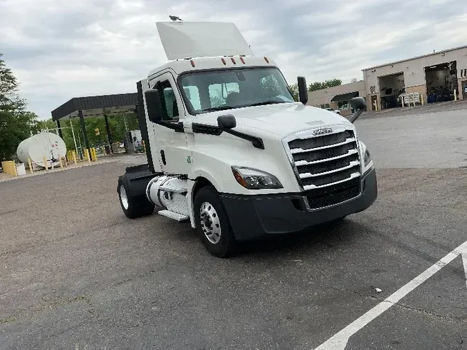 2018 Freightliner T12642ST5cc962a3a342f180106d1810aa66a110