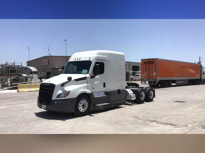 2022 Freightliner Cascadia 126