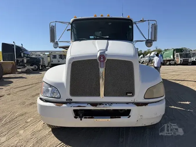 2010 KENWORTH T3705cce3b209481e5501bd180c33948ffac