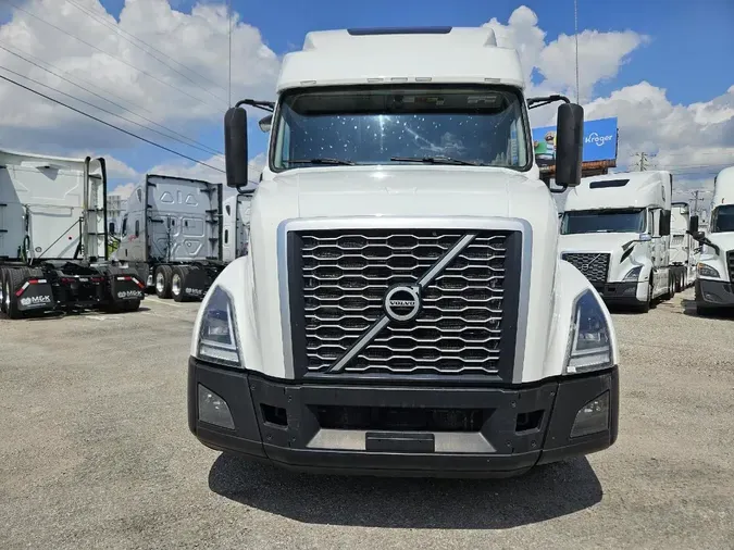 2023 VOLVO VNL64T860