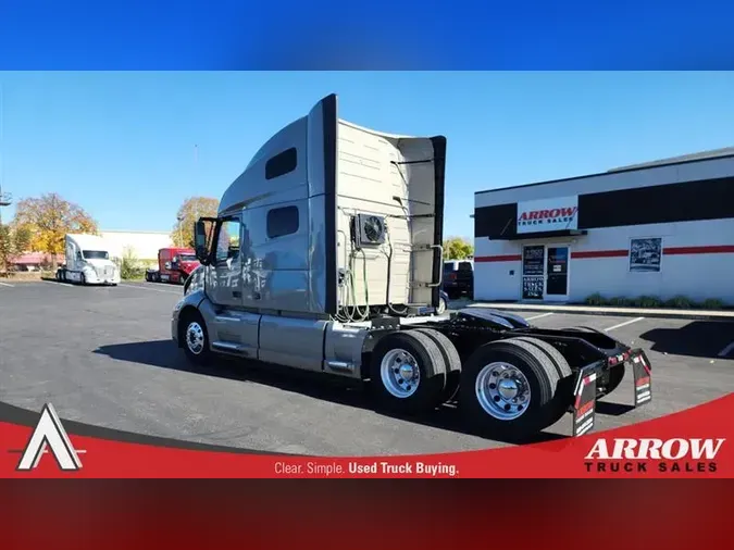 2022 VOLVO VNL760