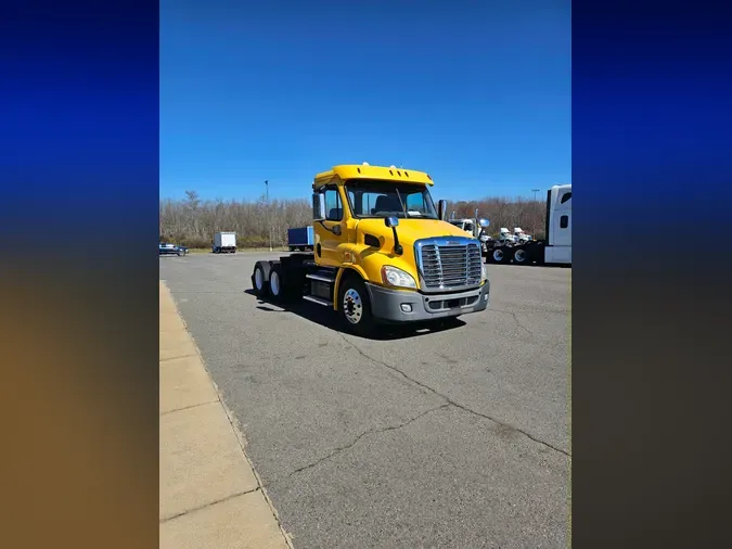 2018 FREIGHTLINER/MERCEDES CASCADIA 113