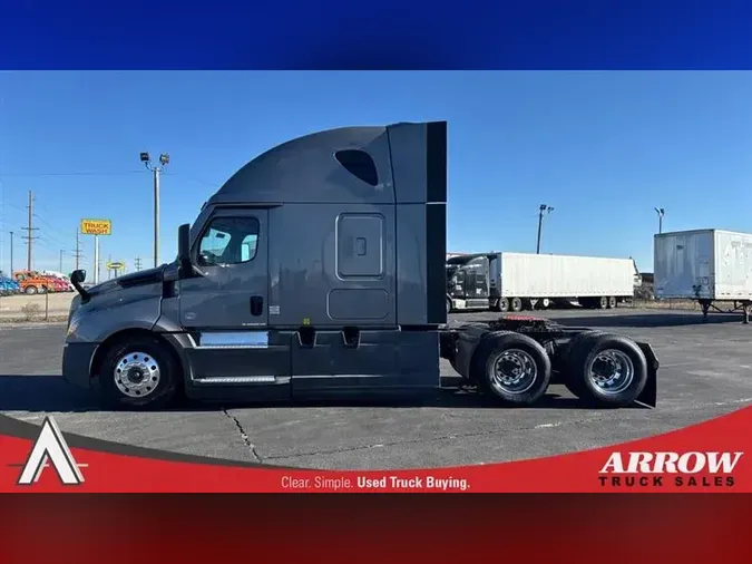 2021 FREIGHTLINER CA126