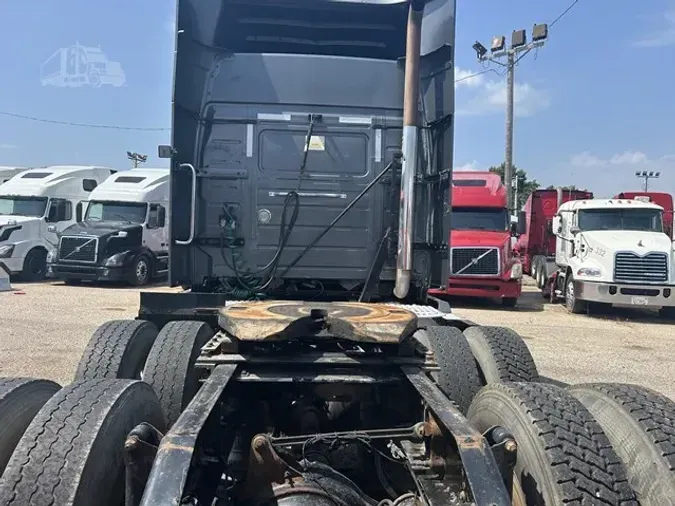 2015 VOLVO VNL64T630