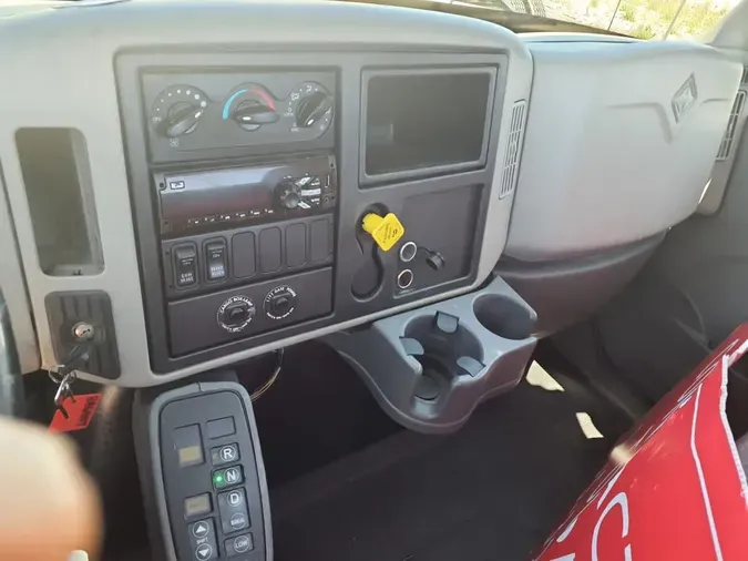 2019 NAVISTAR INTERNATIONAL 4300