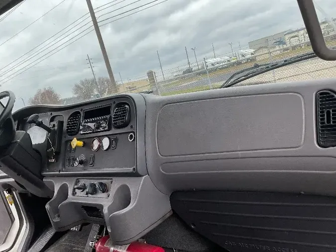 2018 Freightliner M2