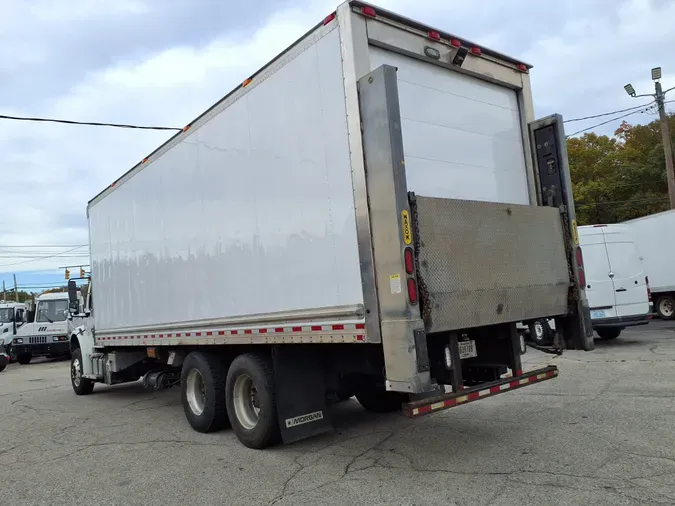 2017 FREIGHTLINER/MERCEDES M2 106