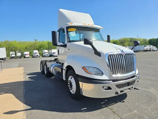 2019 NAVISTAR INTERNATIONAL LT625 DAYCAB T/A5cdf560bd443539d579e455c7dda959b
