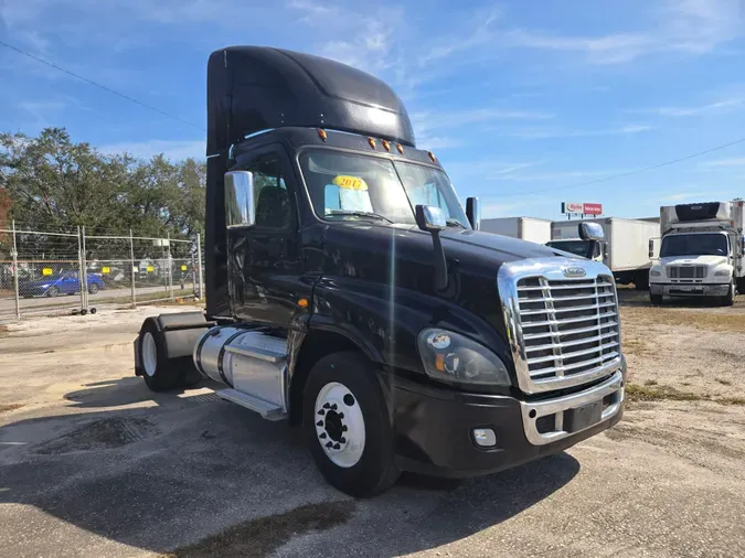 2017 FREIGHTLINER/MERCEDES CASCADIA 125