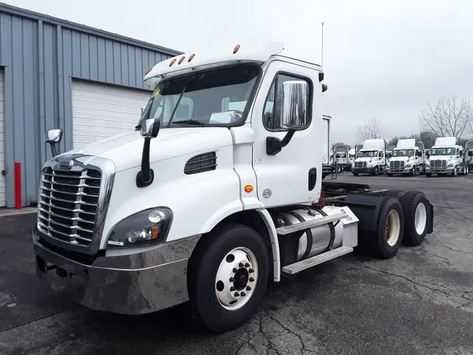 2017 FREIGHTLINER/MERCEDES CASCADIA 113