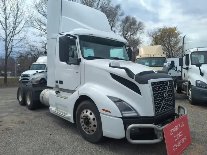 2019 VOLVO VNL64T-300