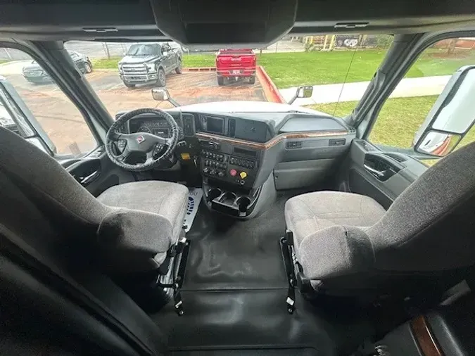 2019 INTERNATIONAL LT