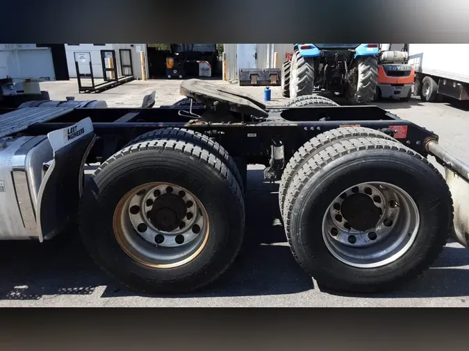 2018 Volvo VNL300