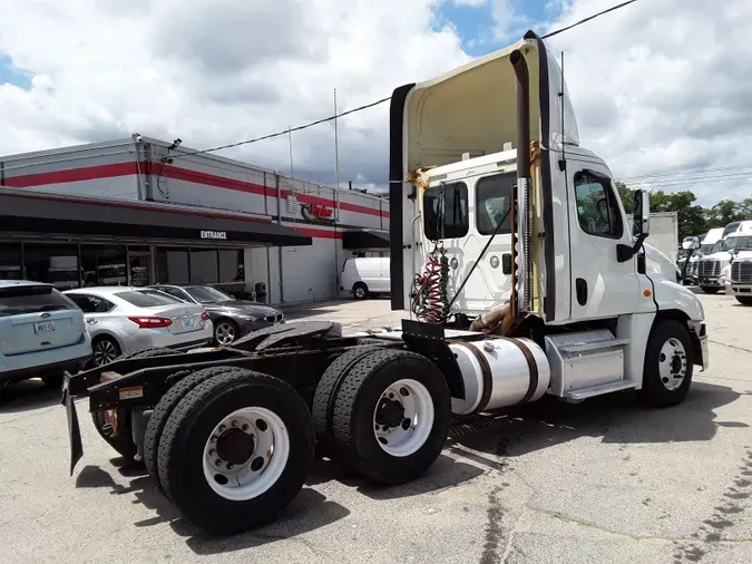 2015 FREIGHTLINER/MERCEDES CASCADIA 125