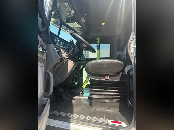 2019 Peterbilt 389