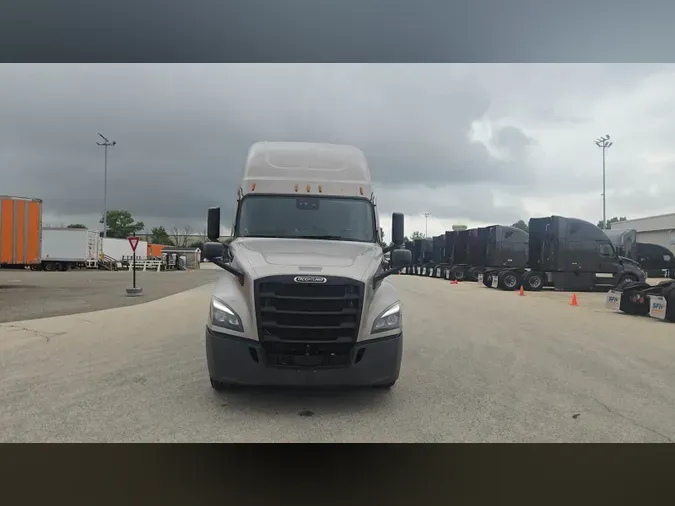 2025 Freightliner Cascadia 126