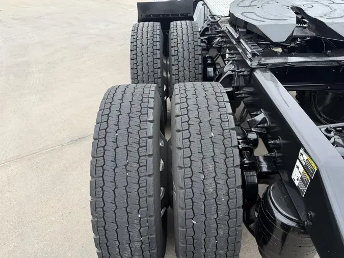 2023 Peterbilt 567
