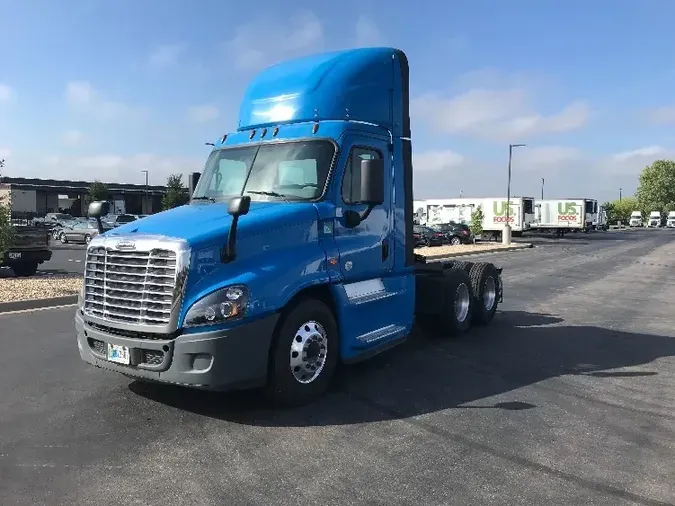 2018 Freightliner X12564ST