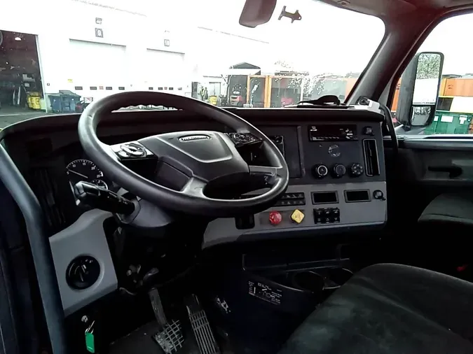 2020 Freightliner Cascadia 126