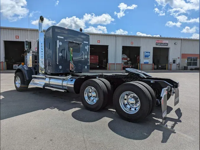 2025 Kenworth W900B