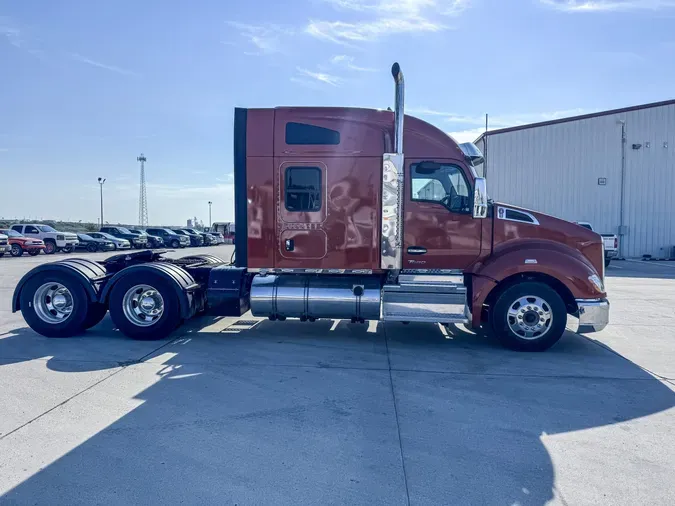 2022 KENWORTH T680