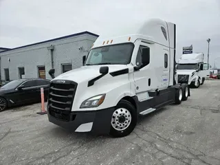 2021 FREIGHTLINER Cascadia 126