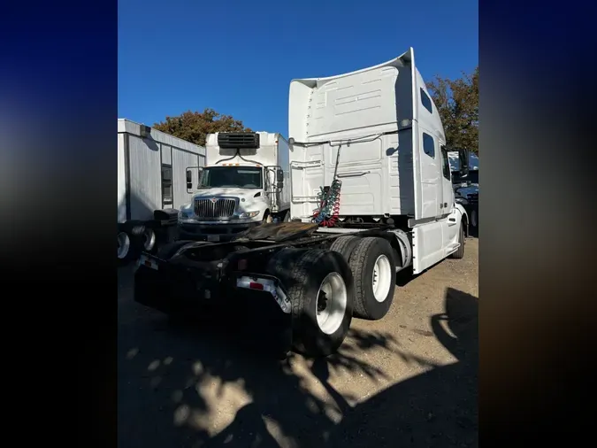 2020 VOLVO VNL64T-760