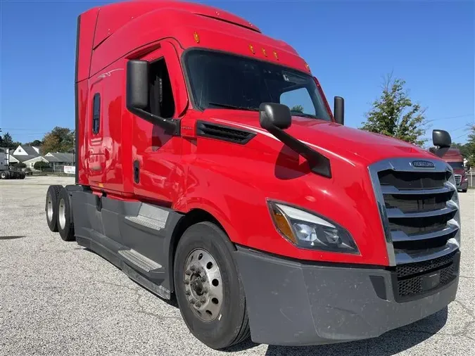 2021 FREIGHTLINER CA126