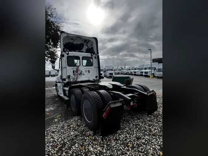 2019 FREIGHTLINER/MERCEDES NEW CASCADIA PX126645d034e8b0861483781afe79604d69a1c