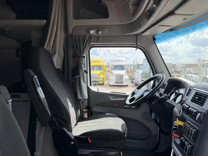 2021 Peterbilt 5795d0446417b7e577f2929f455b88c613f