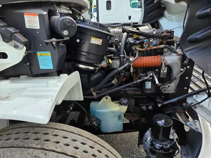 2019 FREIGHTLINER M2 106
