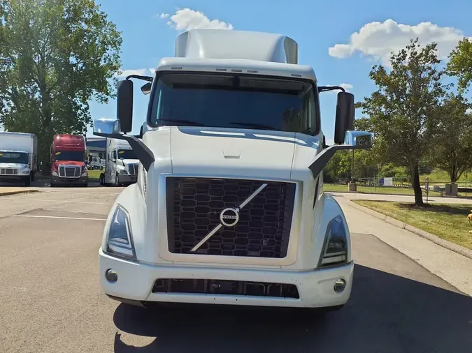 2020 VOLVO VNR64T-640