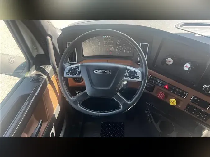 2019 FREIGHTLINER CA126