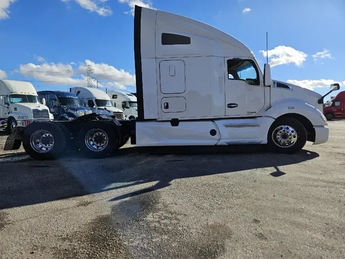 2021 KENWORTH T680