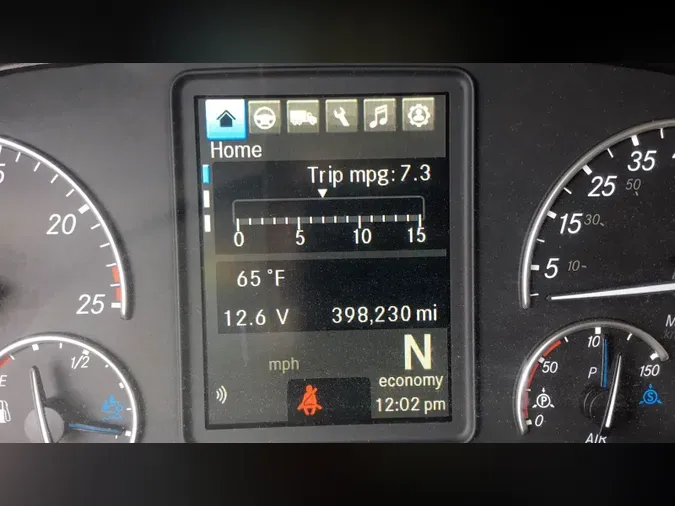 2021 Freightliner Cascadia 126