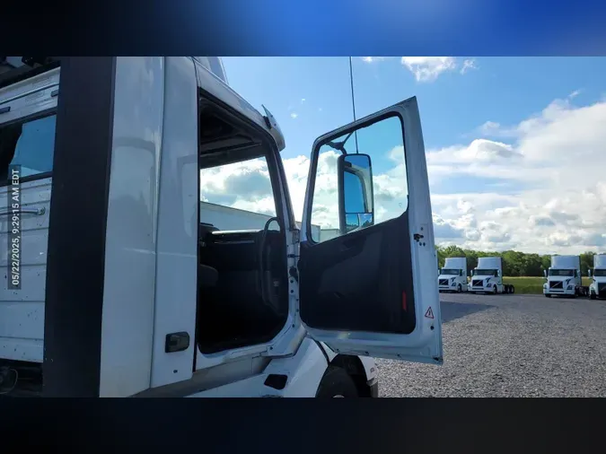 2018 Volvo VNL300