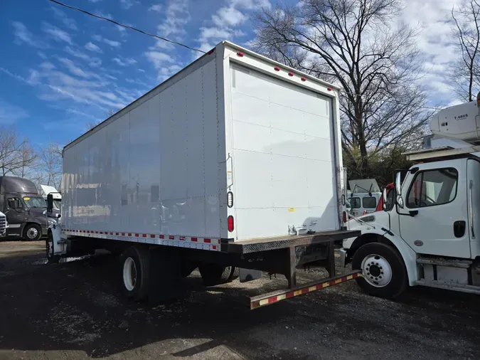 2016 FREIGHTLINER/MERCEDES M2 106