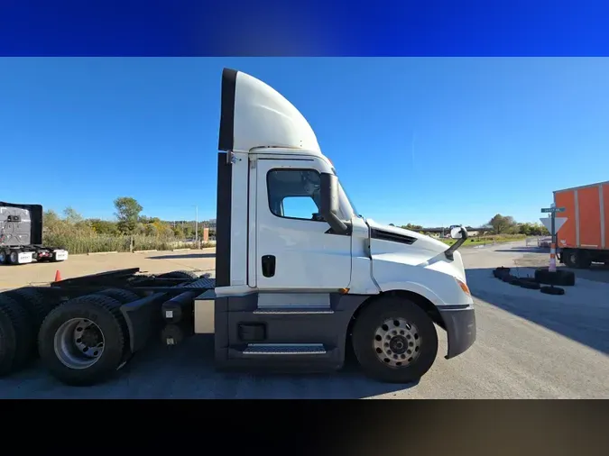 2022 Freightliner Cascadia 126