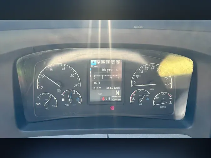 2020 Freightliner Cascadia 126