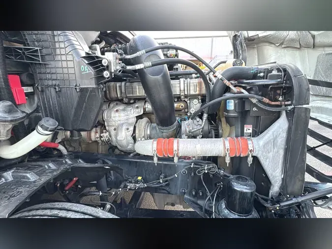 2021 Freightliner Cascadia 126